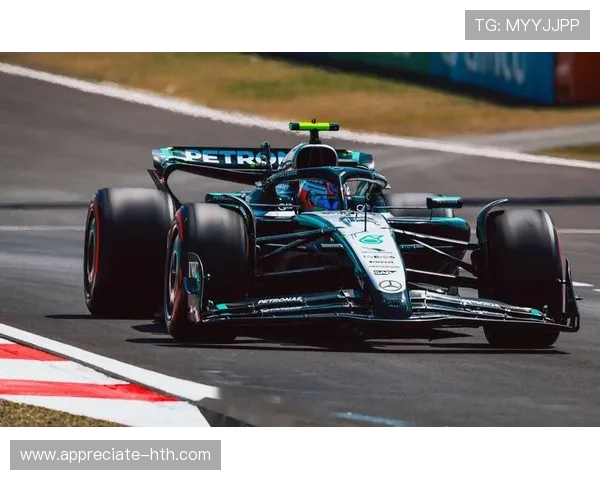 梅赛德斯引擎升级亮相F1赛季揭幕战引发车队战略调整